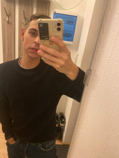  ,   Maksik, 29 ,   ,   