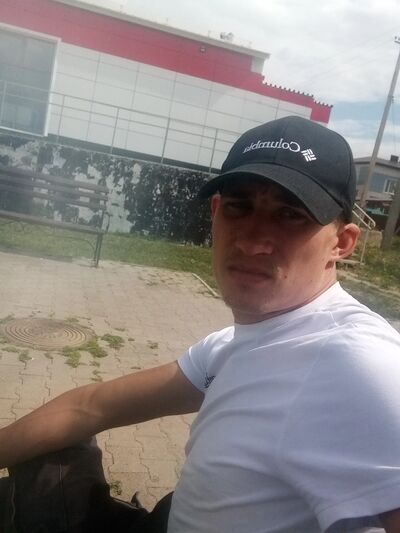  ,   Mikhail, 25 ,   ,   
