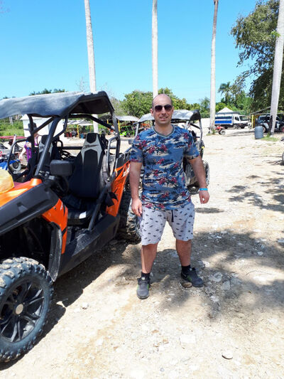  ,   Denis, 41 ,   ,   , c 