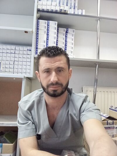  ,   Viktor, 41 ,   ,   