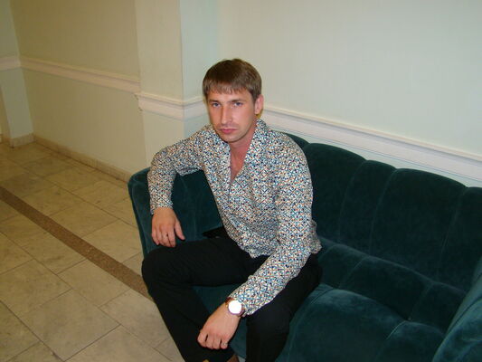  ,   Alex San Der, 41 ,     , c 