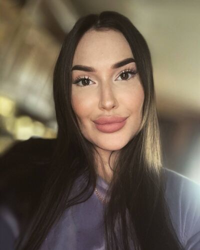  ,   Julia, 28 ,   ,   