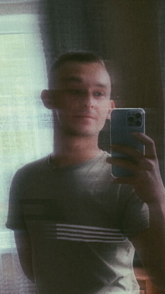  Tychy,   Petro, 22 ,   ,   