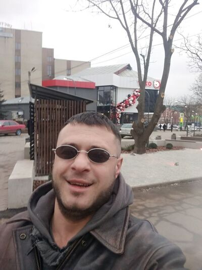  ,   Kurt, 45 ,   