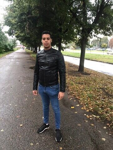  ,   Hicham, 32 ,   ,   