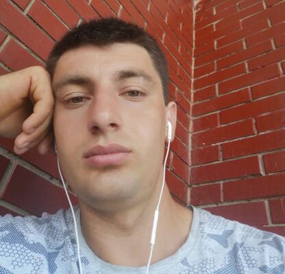  ,   Makhmud, 31 ,  