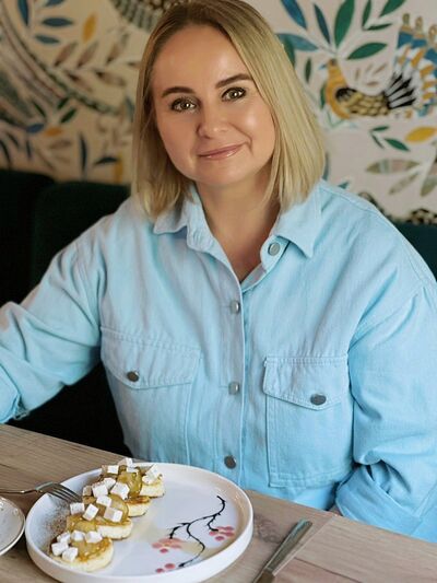  ,   Nina, 50 ,   ,   