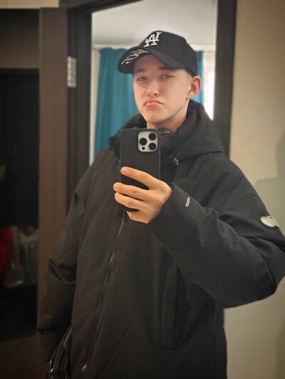  ,   Vlad, 20 ,   c , 