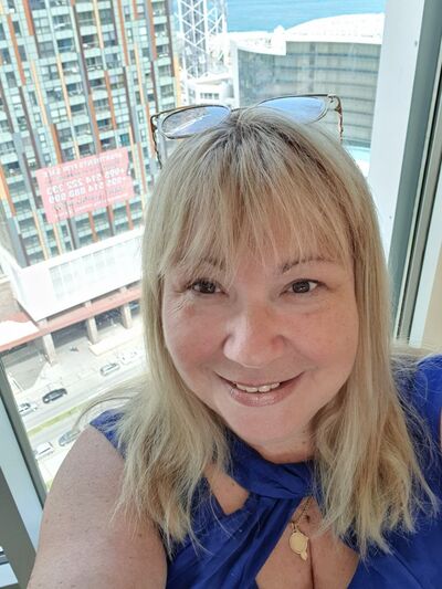  Hollywood,   Nataliia, 60 ,   ,   