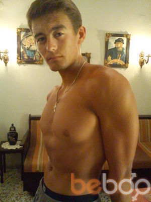  ,   Alex, 33 ,   