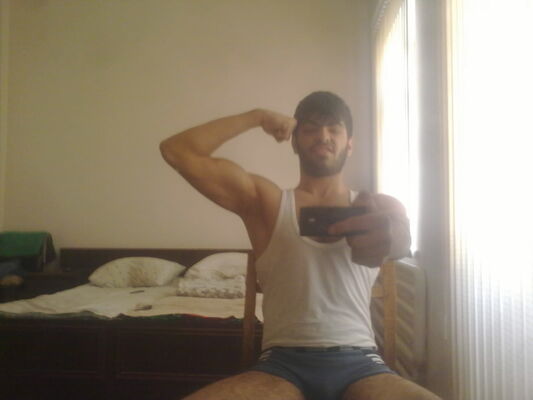  ,   Iskandar, 29 ,   