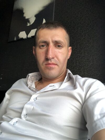  ,   Volodya, 32 ,   ,   