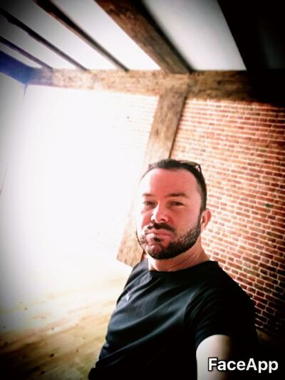  ,   Russo, 40 ,   ,   , c 