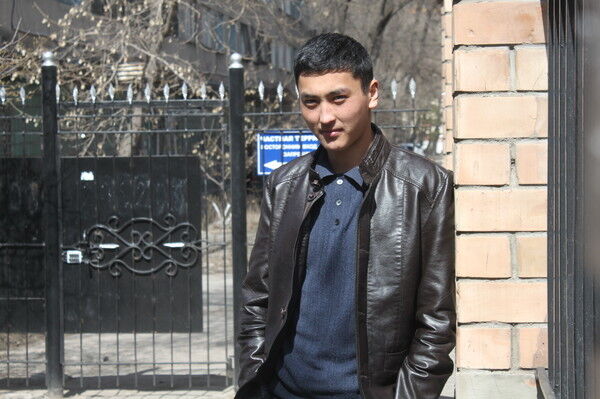  ,   Askar, 29 ,   