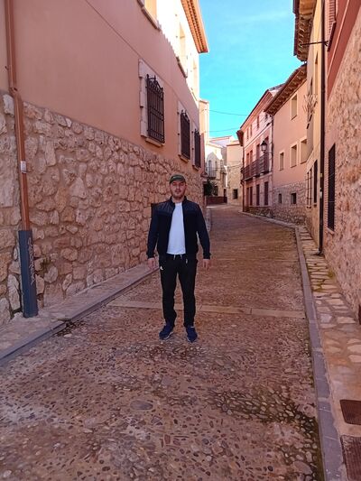  ,   Shuhratjon, 39 ,   c 