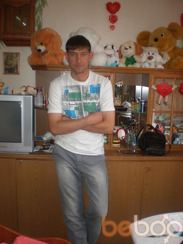  ,   Alex, 48 ,  