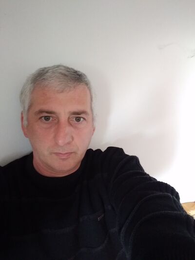  ,   Leon, 48 ,   ,   