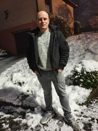 Neuss,   , 42 ,   ,   , c 