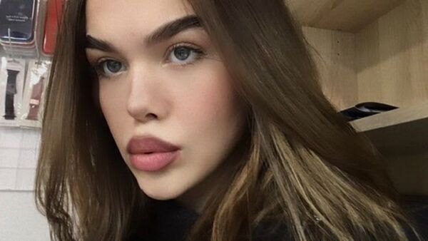  ,   Alina, 22 ,   ,   