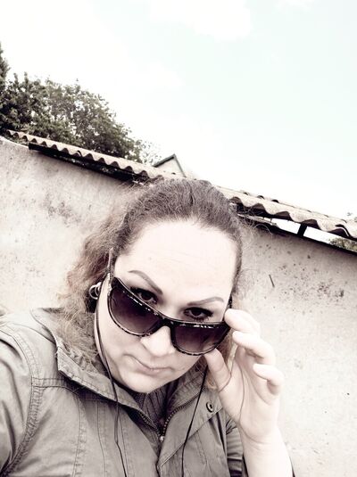  ,   Woman, 43 ,     , c 