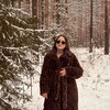  ,  Anya, 27
