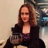  ,  Yana, 24